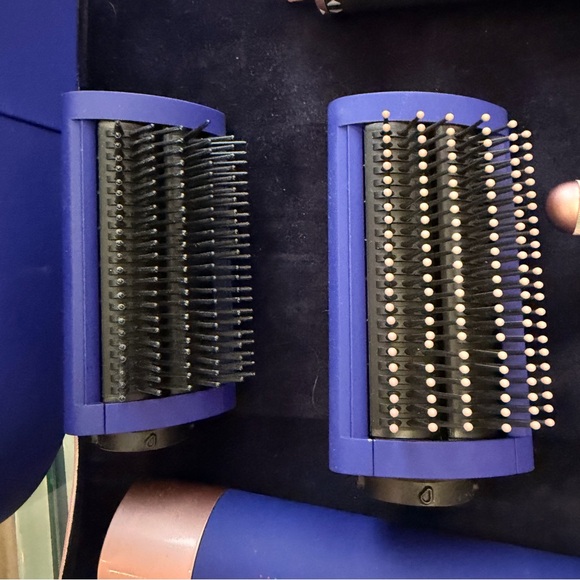 Dyson Airwrap Multi-Styler — Purple with Rose Gold Accents - Picture 11 of 12